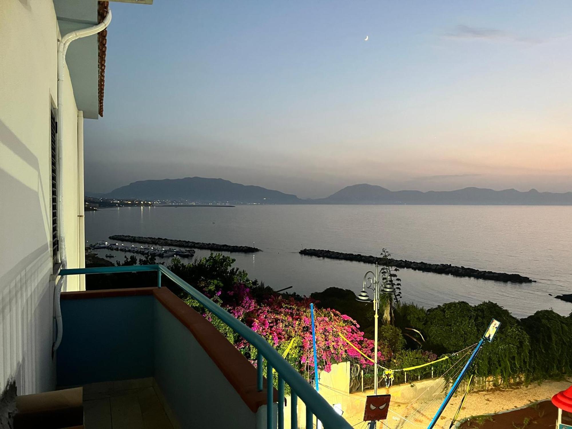 Vista Mare Apartment Trappeto  Bagian luar foto